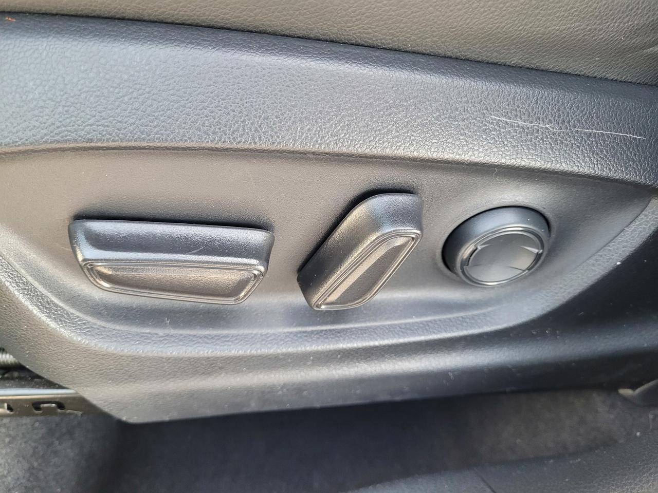 2022 Toyota COROLLA CROSS XLE Vacaville CA