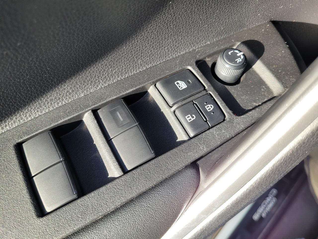 2022 Toyota COROLLA CROSS XLE Vacaville CA