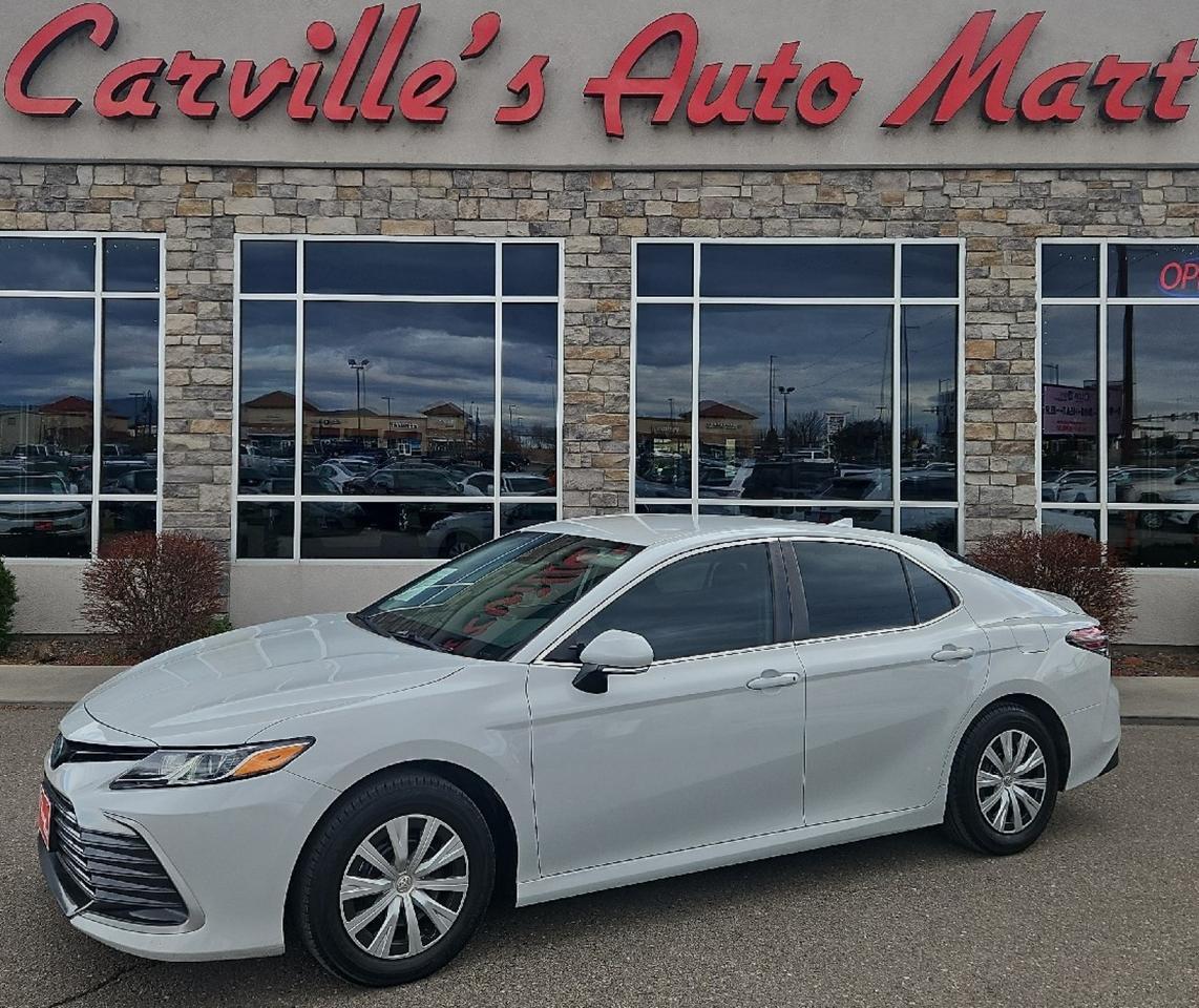 2022 Toyota Camry Hybrid LE