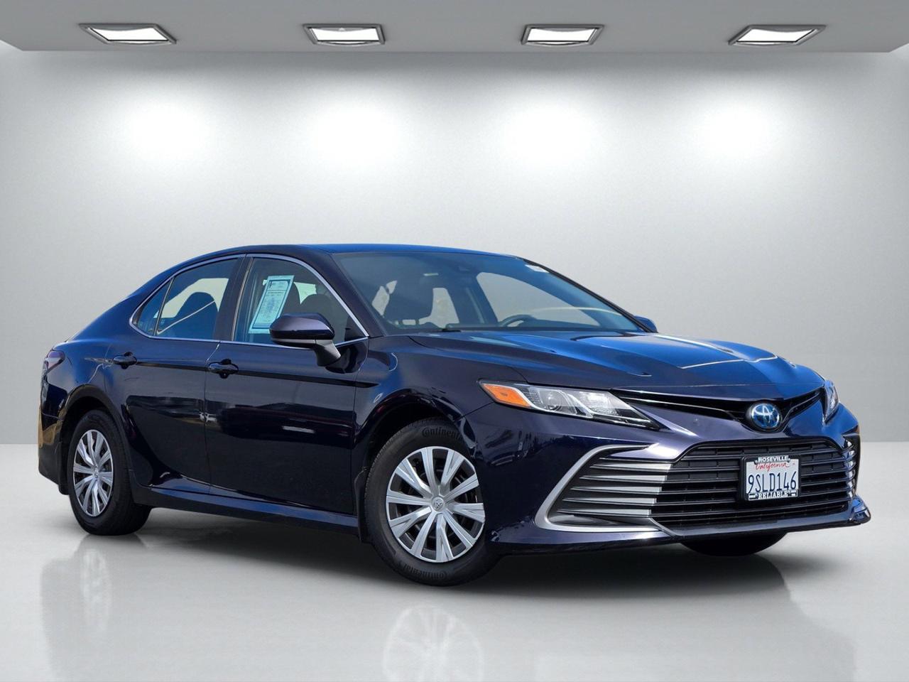 2022 Toyota Camry Hybrid LE