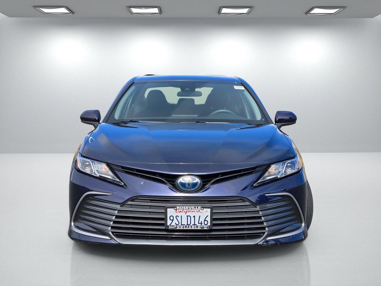 2022 Toyota Camry Hybrid LE