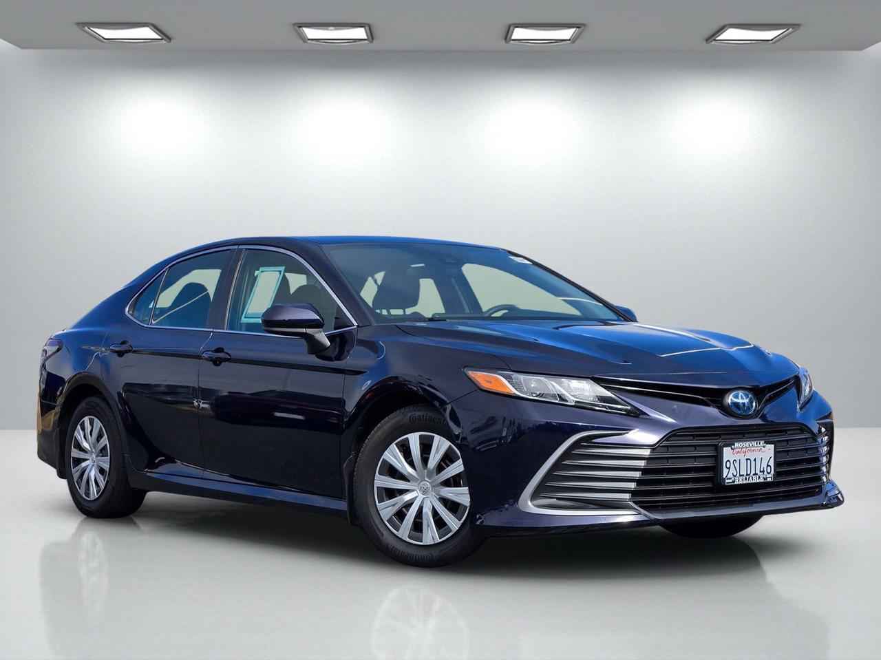 2022 Toyota Camry Hybrid LE
