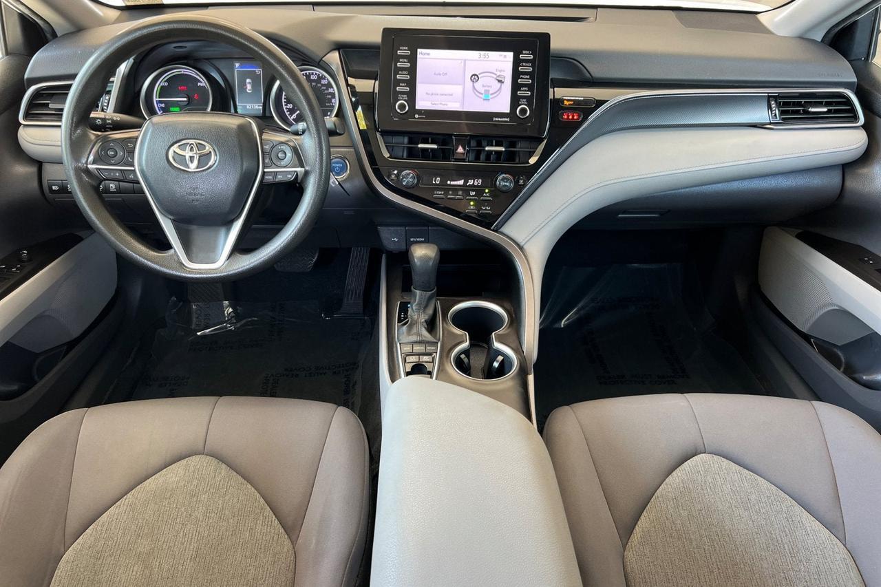 2022 Toyota Camry Hybrid LE