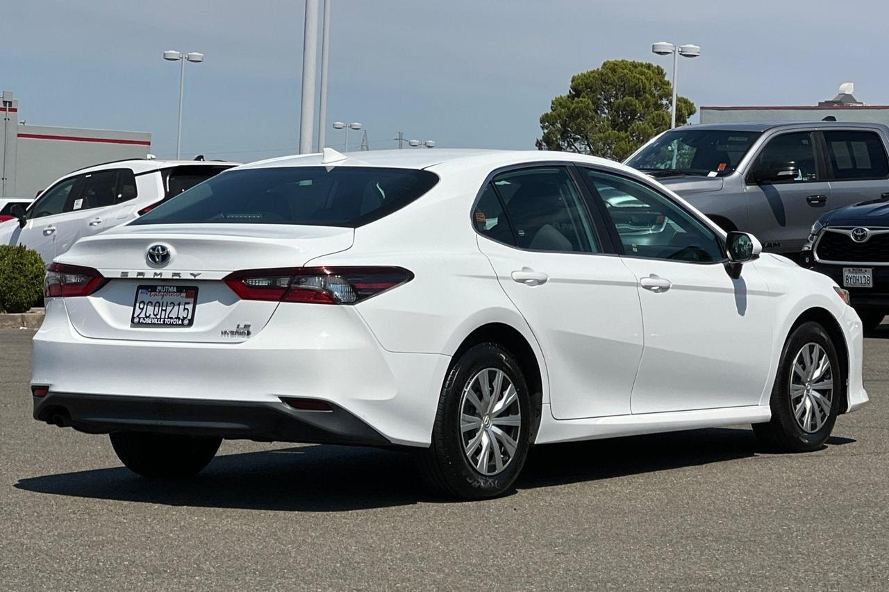 2022 Toyota Camry Hybrid LE