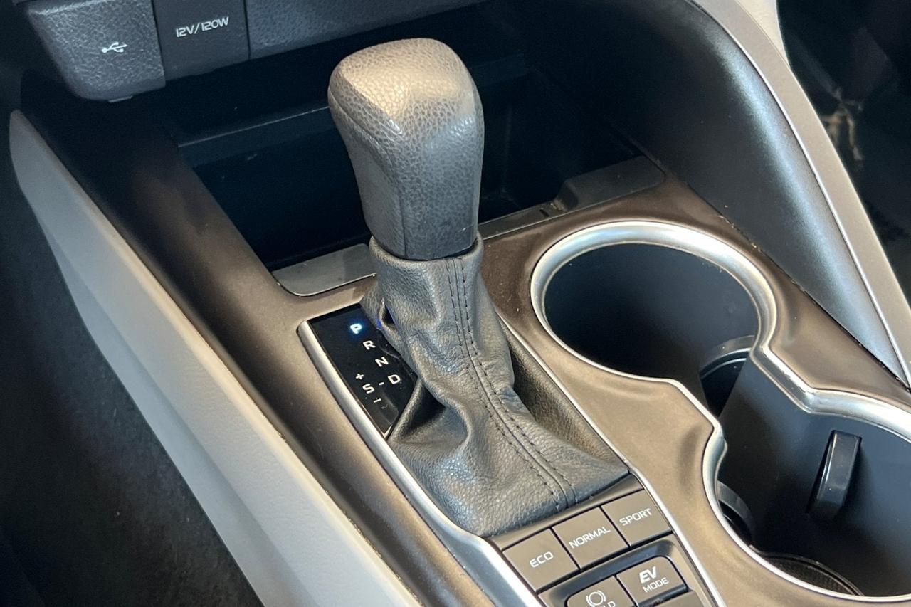 2022 Toyota Camry Hybrid LE Roseville CA