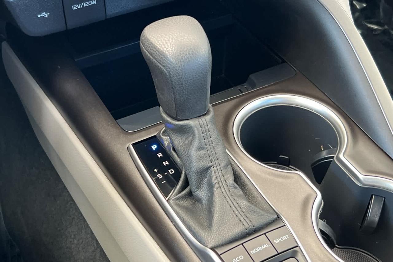 2022 Toyota Camry Hybrid LE Roseville CA