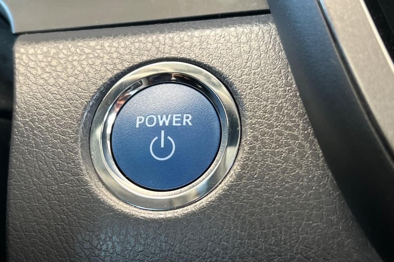 2022 Toyota Camry Hybrid LE Roseville CA