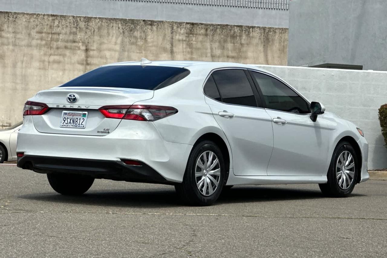 2022 Toyota Camry Hybrid LE