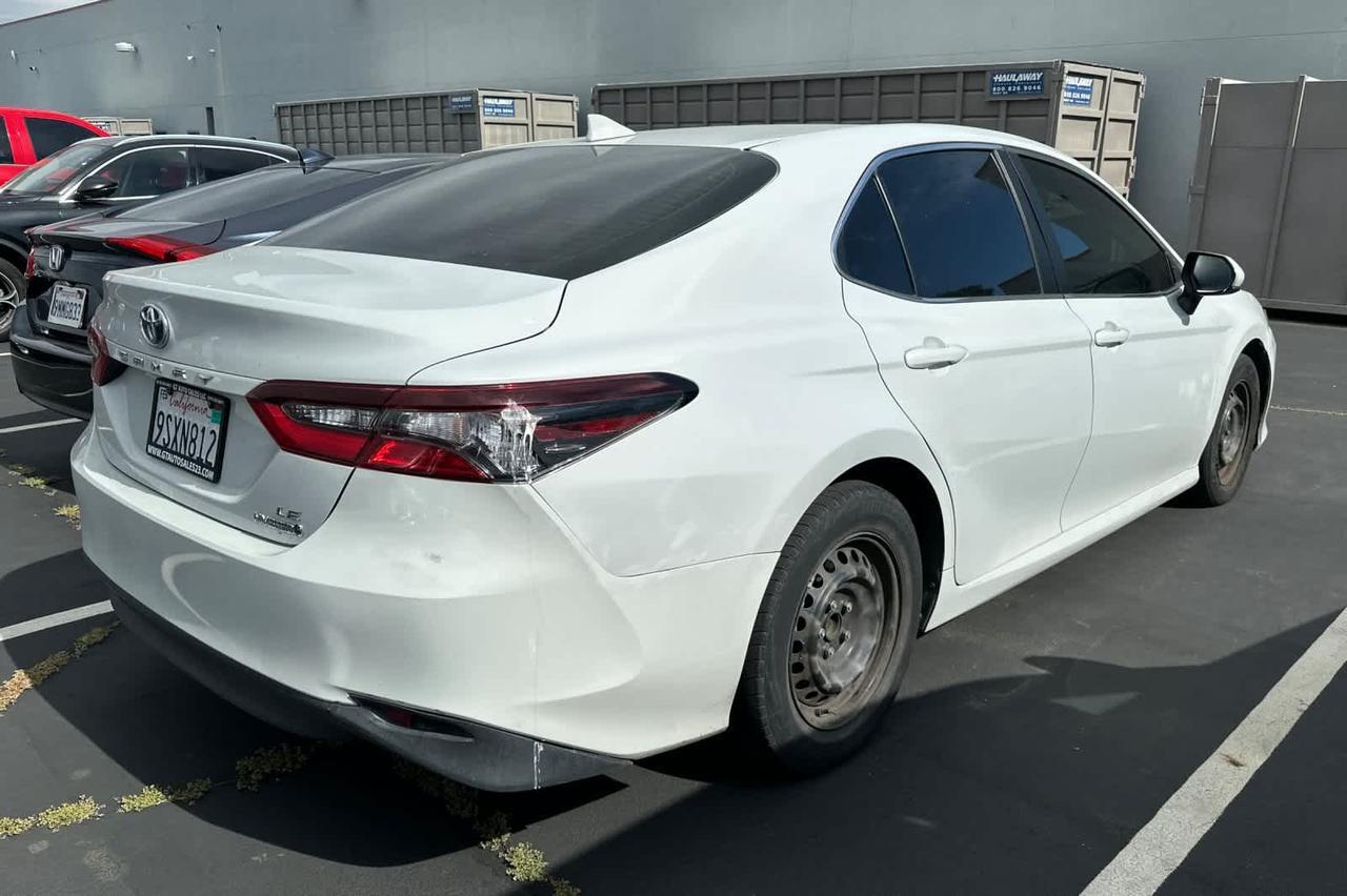 2022 Toyota Camry Hybrid LE
