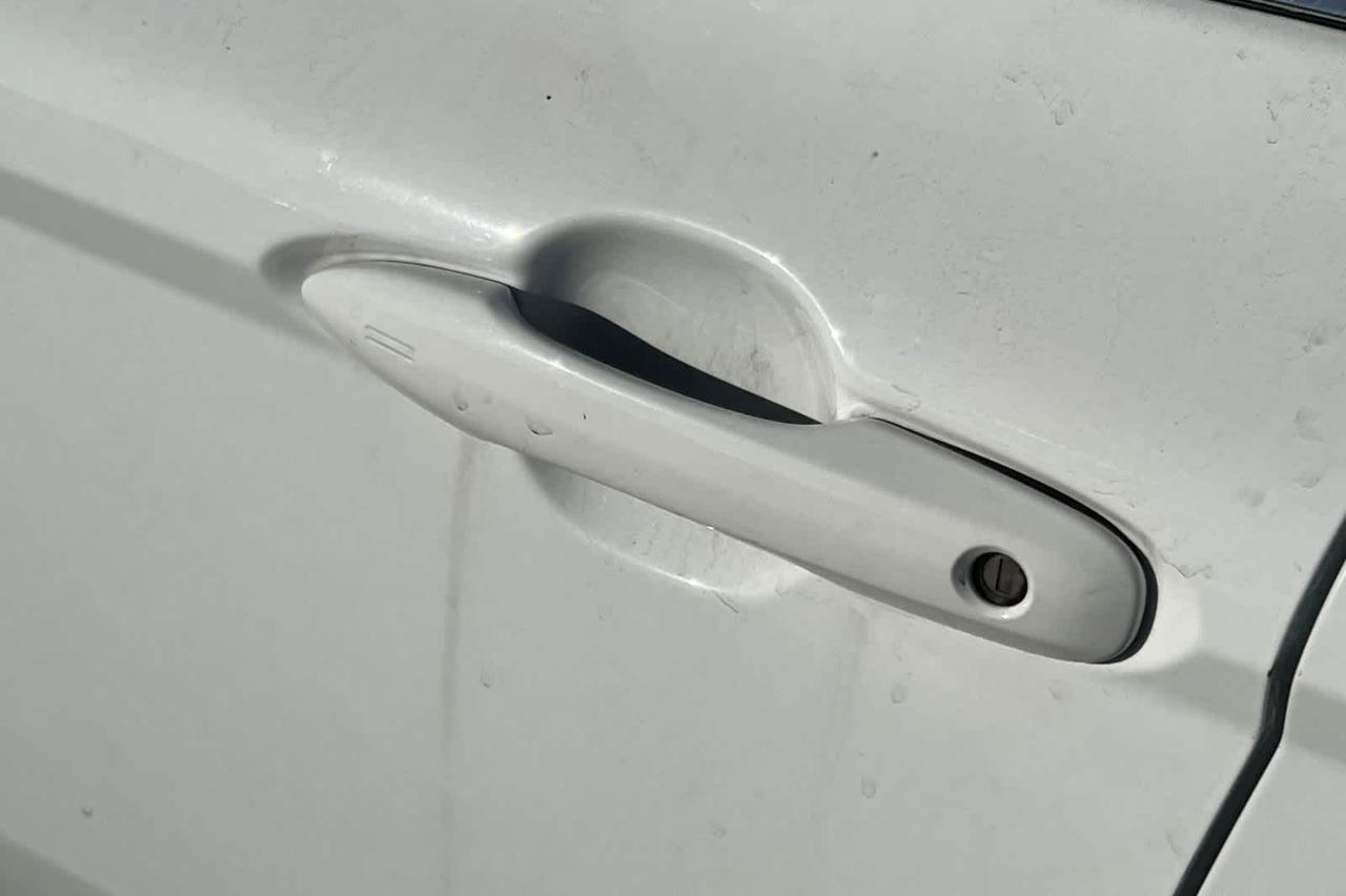 2022 Toyota Camry Hybrid LE Roseville CA