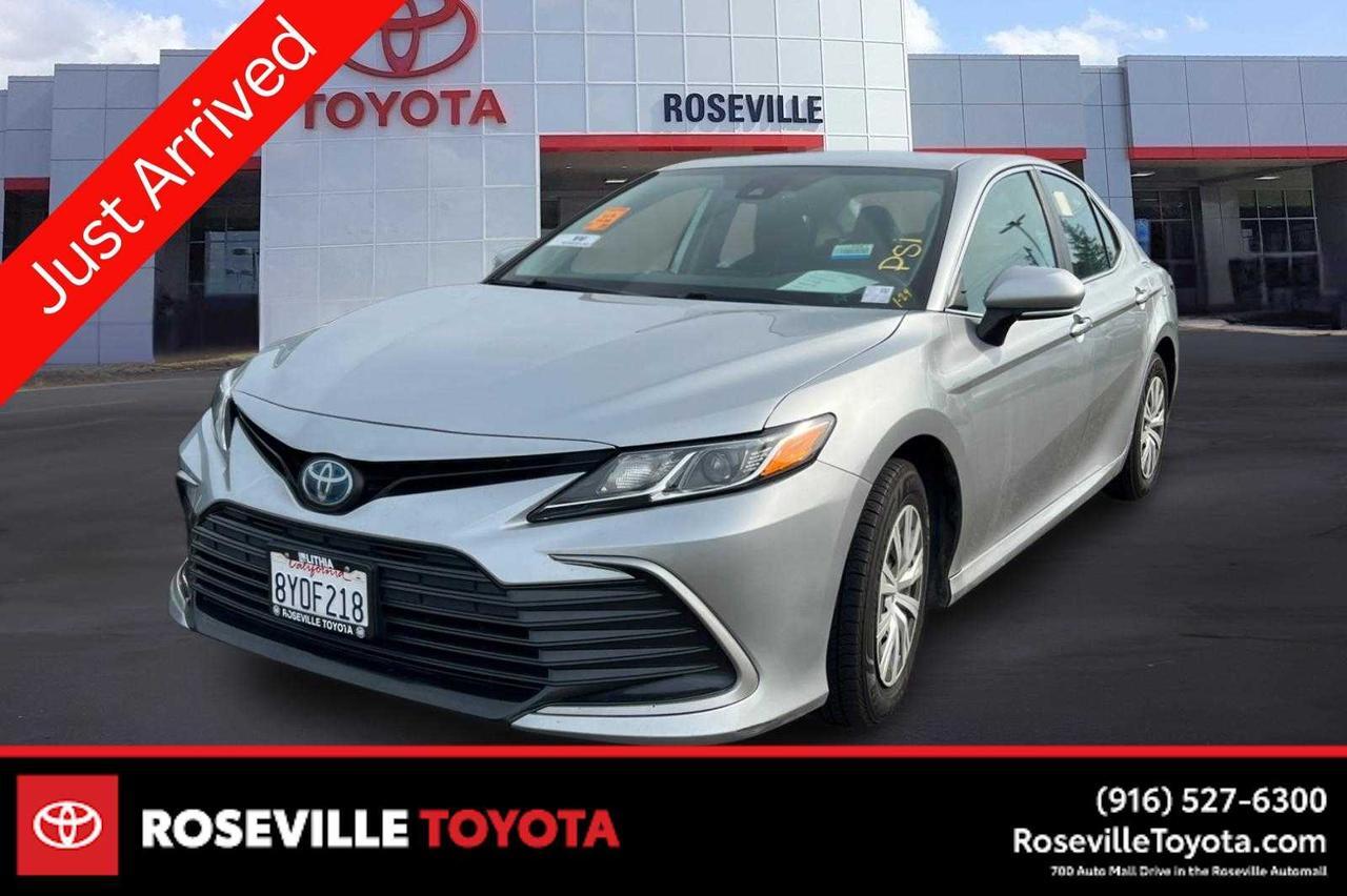 2022 Toyota Camry Hybrid LE