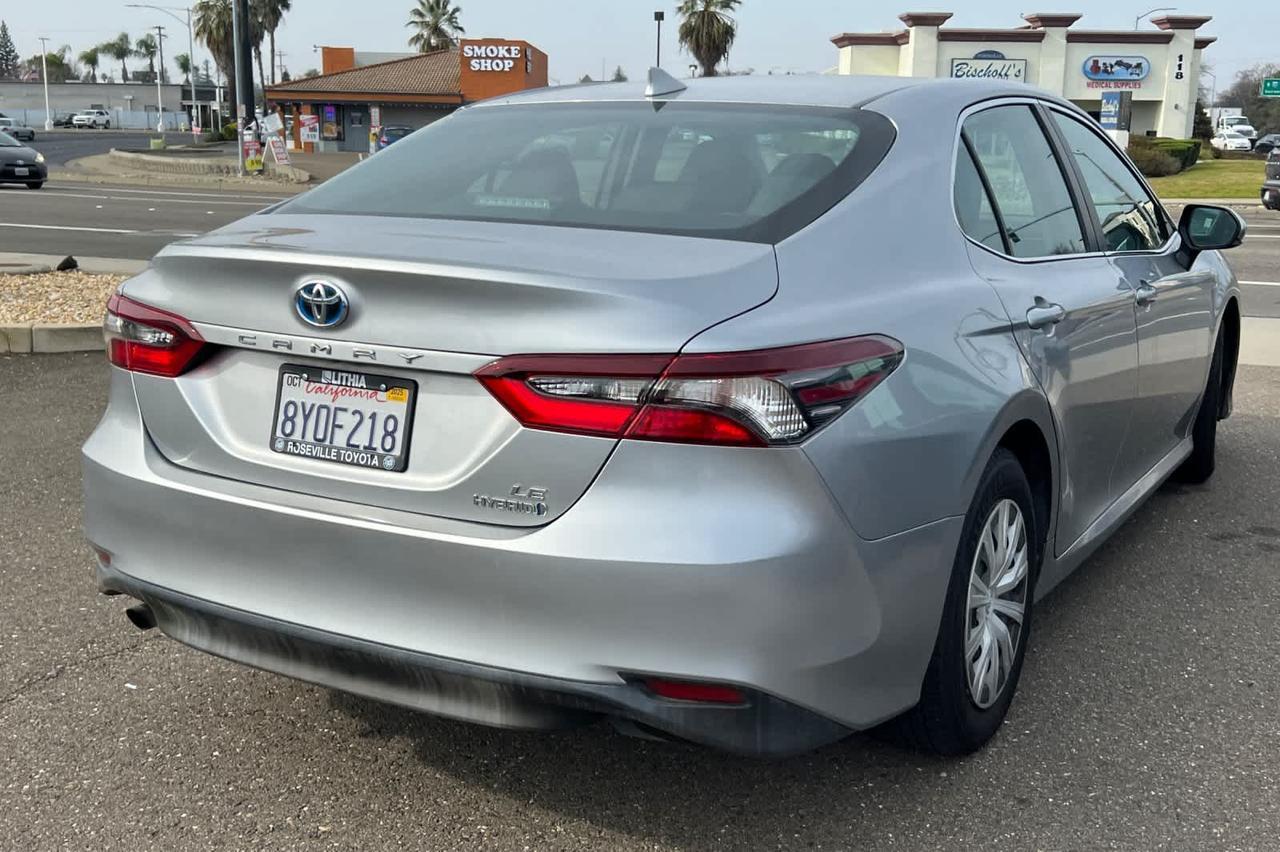2022 Toyota Camry Hybrid LE