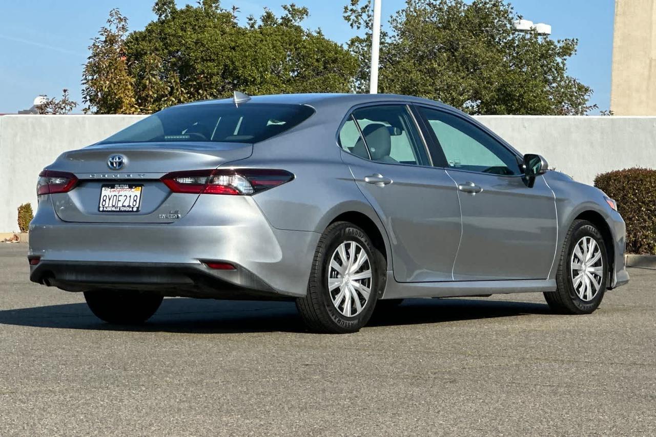 2022 Toyota Camry Hybrid LE