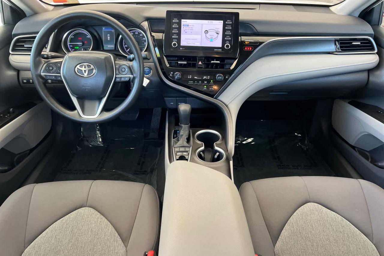 2022 Toyota Camry Hybrid LE