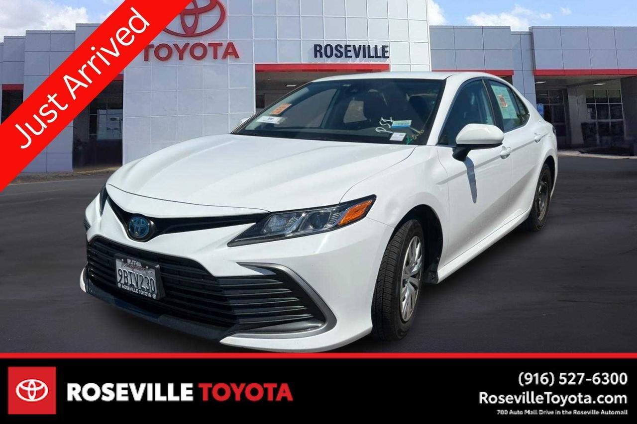2022 Toyota Camry Hybrid LE