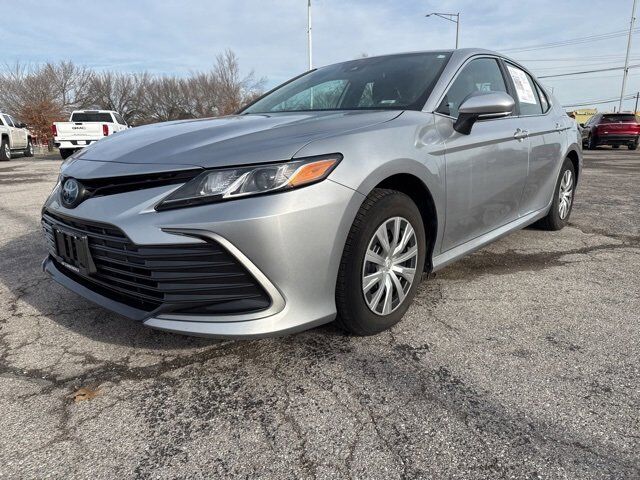 2022 Toyota Camry Hybrid LE