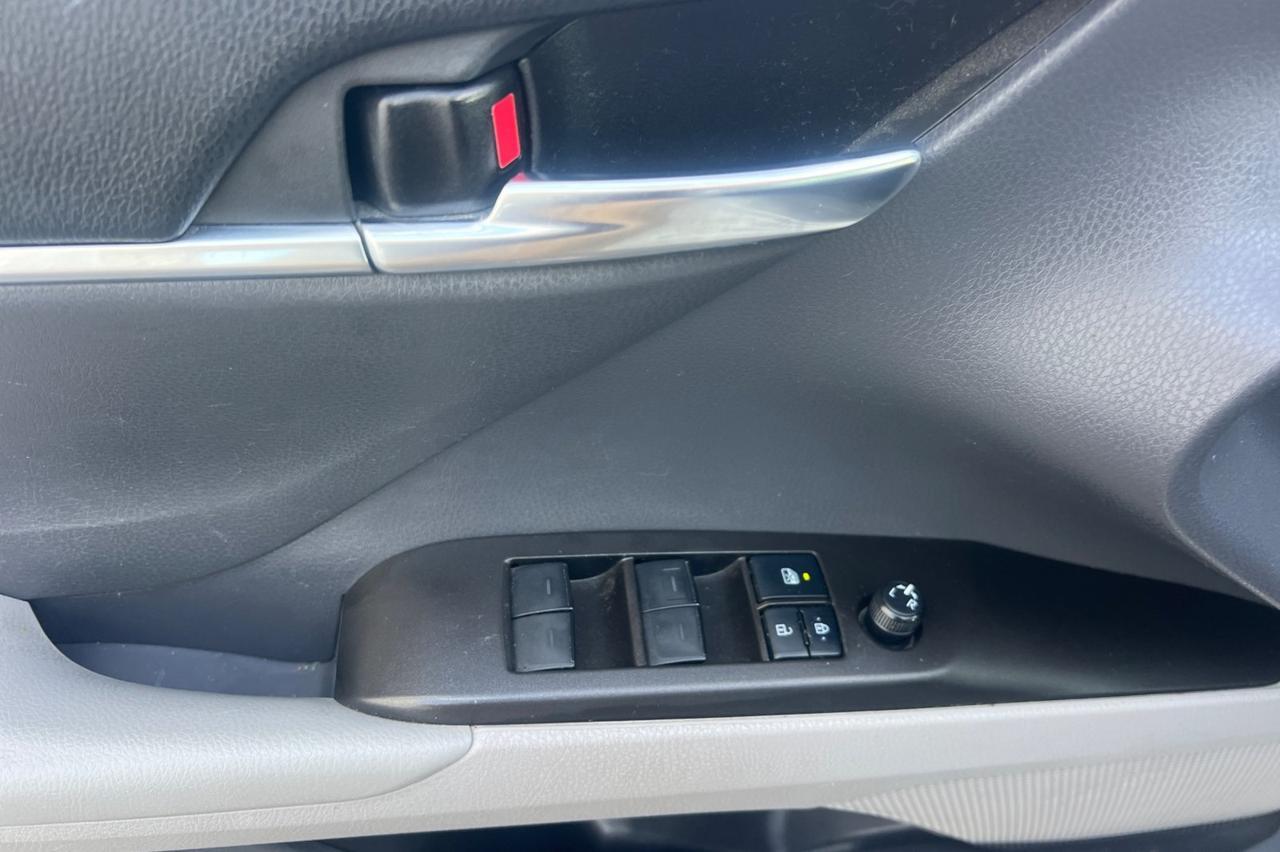 2022 Toyota Camry Hybrid LE Ontario OR