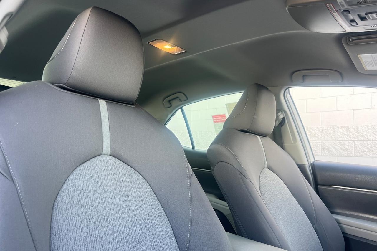 2022 Toyota Camry Hybrid LE Ontario OR