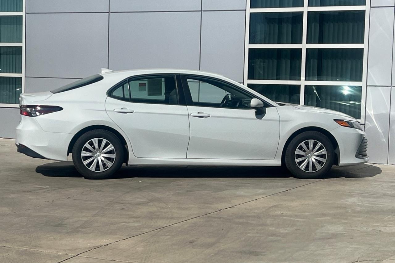 2022 Toyota Camry Hybrid LE Ontario OR