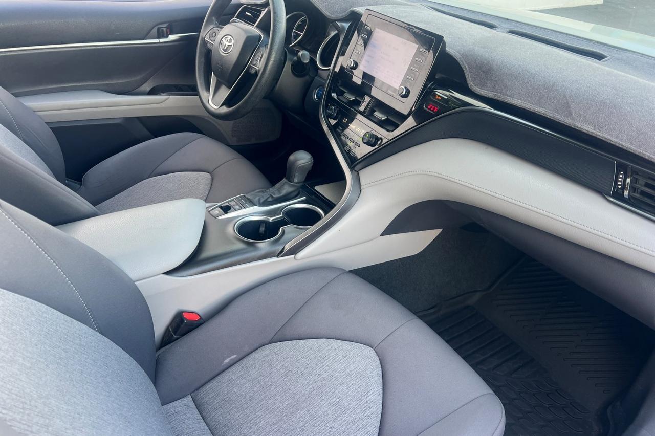 2022 Toyota Camry Hybrid LE Ontario OR