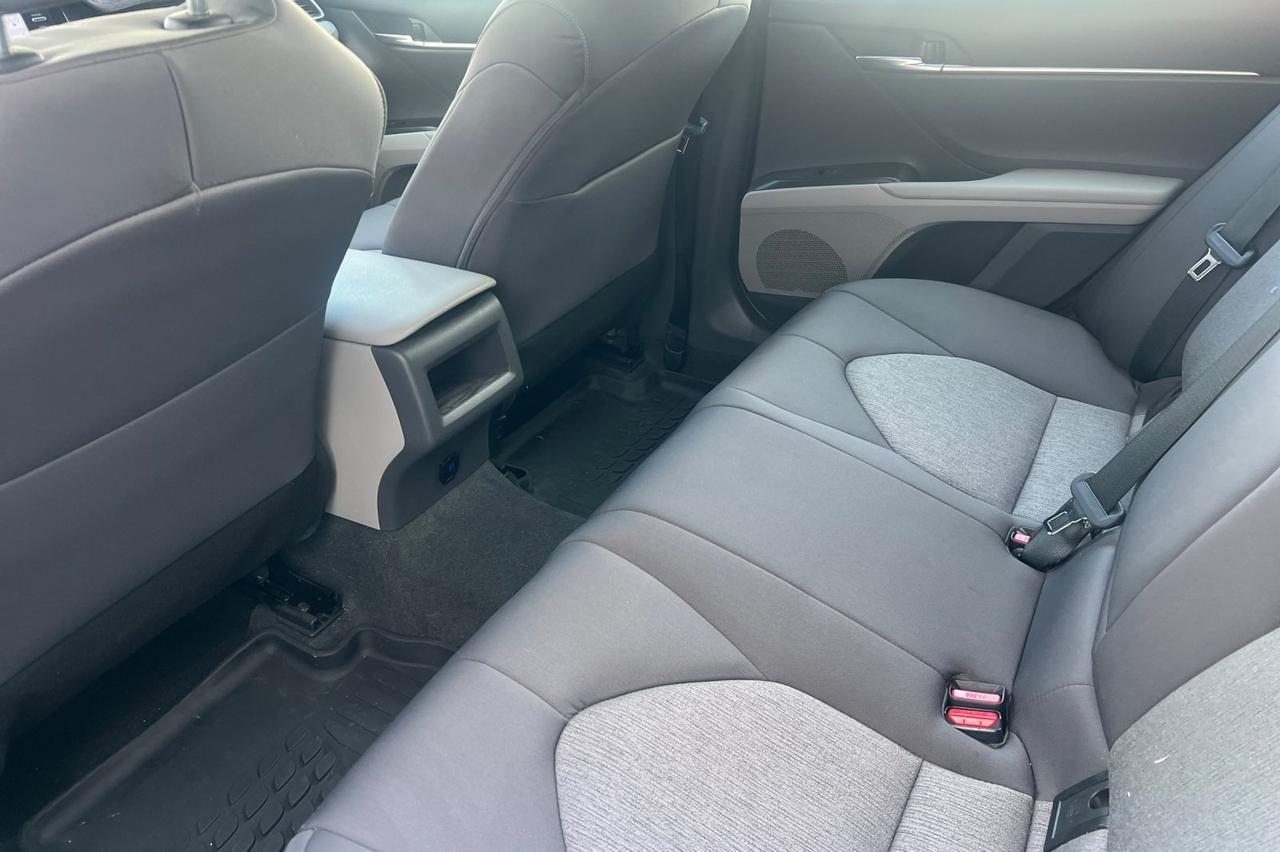 2022 Toyota Camry Hybrid LE Ontario OR