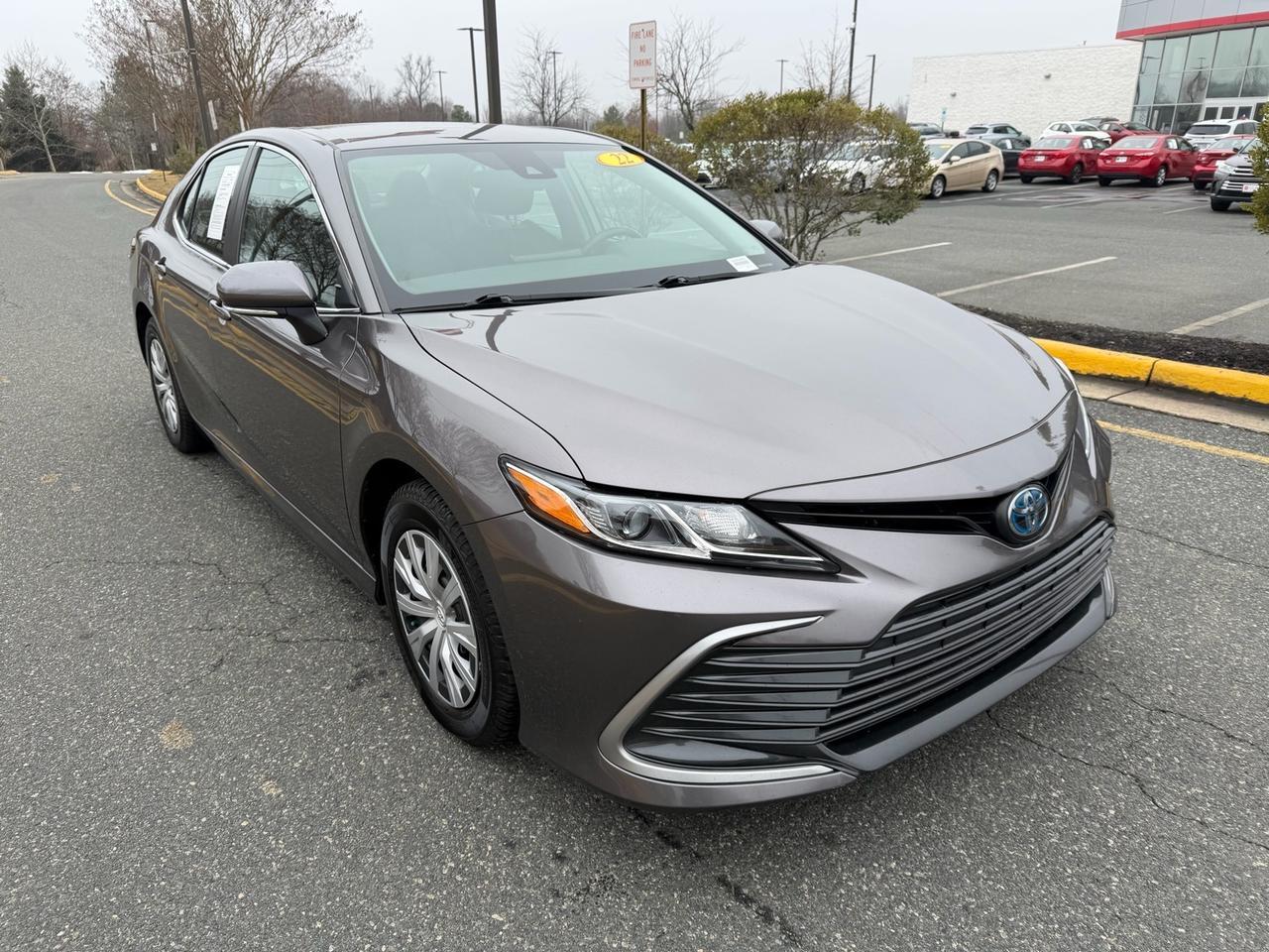 2022 Toyota Camry Hybrid LE