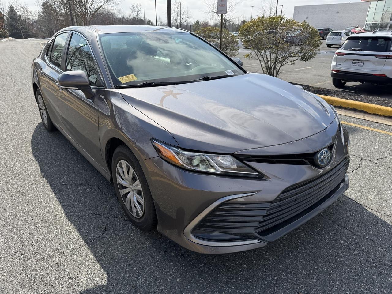 2022 Toyota Camry Hybrid LE