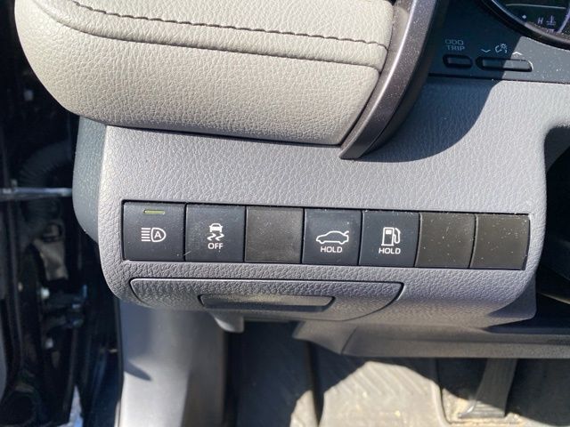 2022 Toyota Camry Hybrid SE Raleigh NC