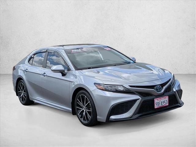 2022 Toyota Camry Hybrid SE