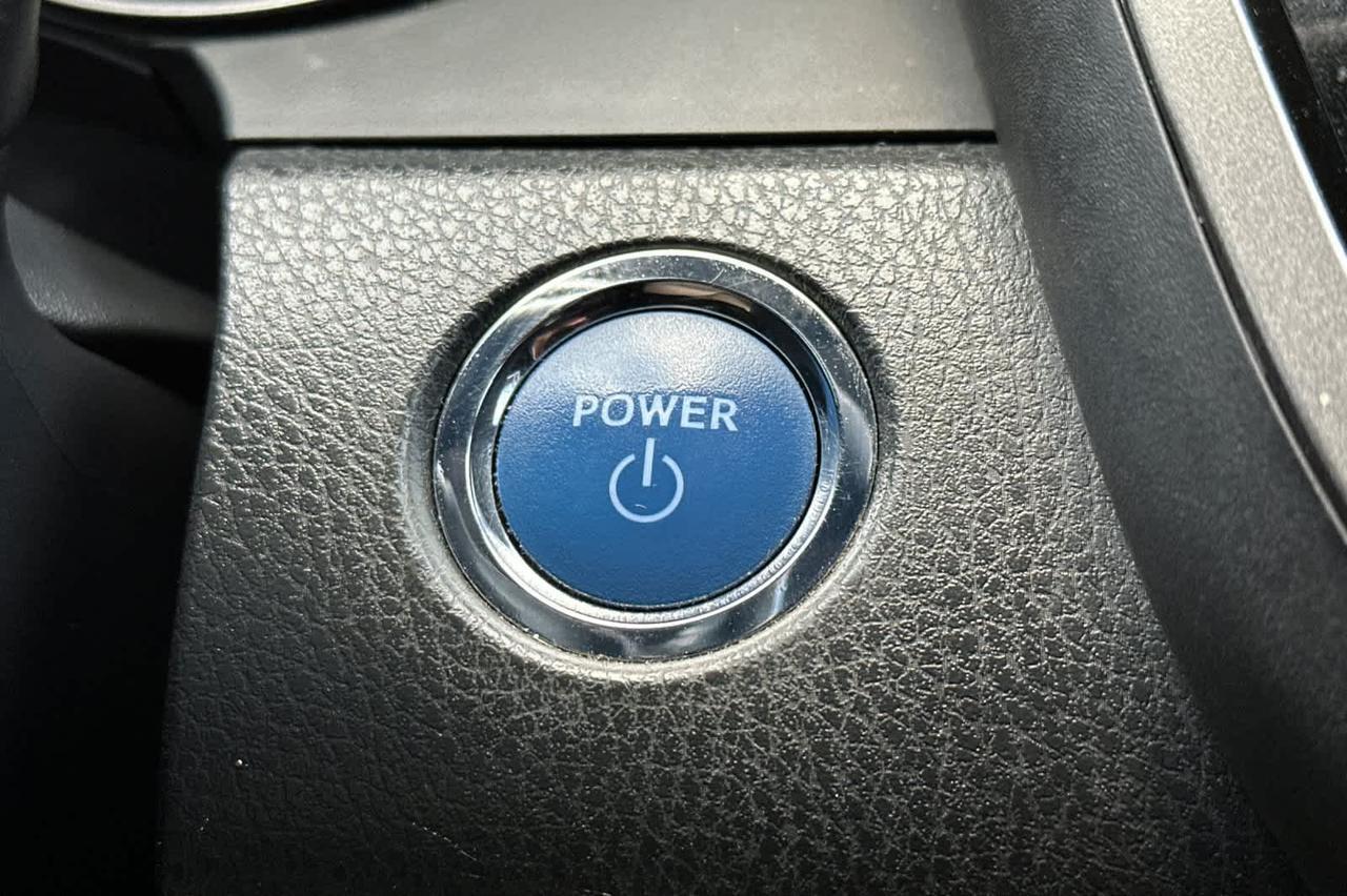 2022 Toyota Camry Hybrid SE Roseville CA