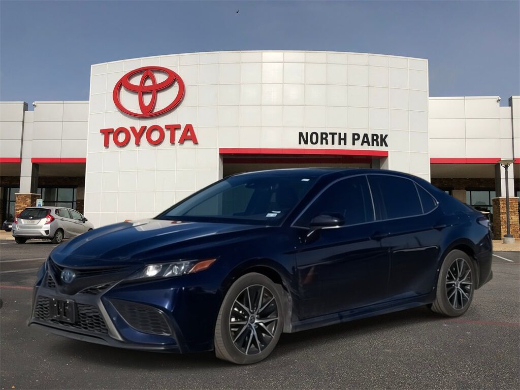 2022 Toyota Camry Hybrid