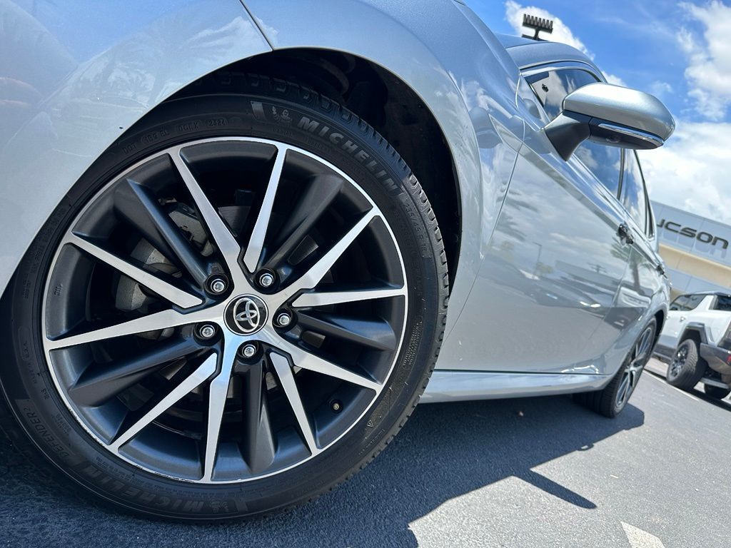 2022 Toyota Camry Hybrid XLE