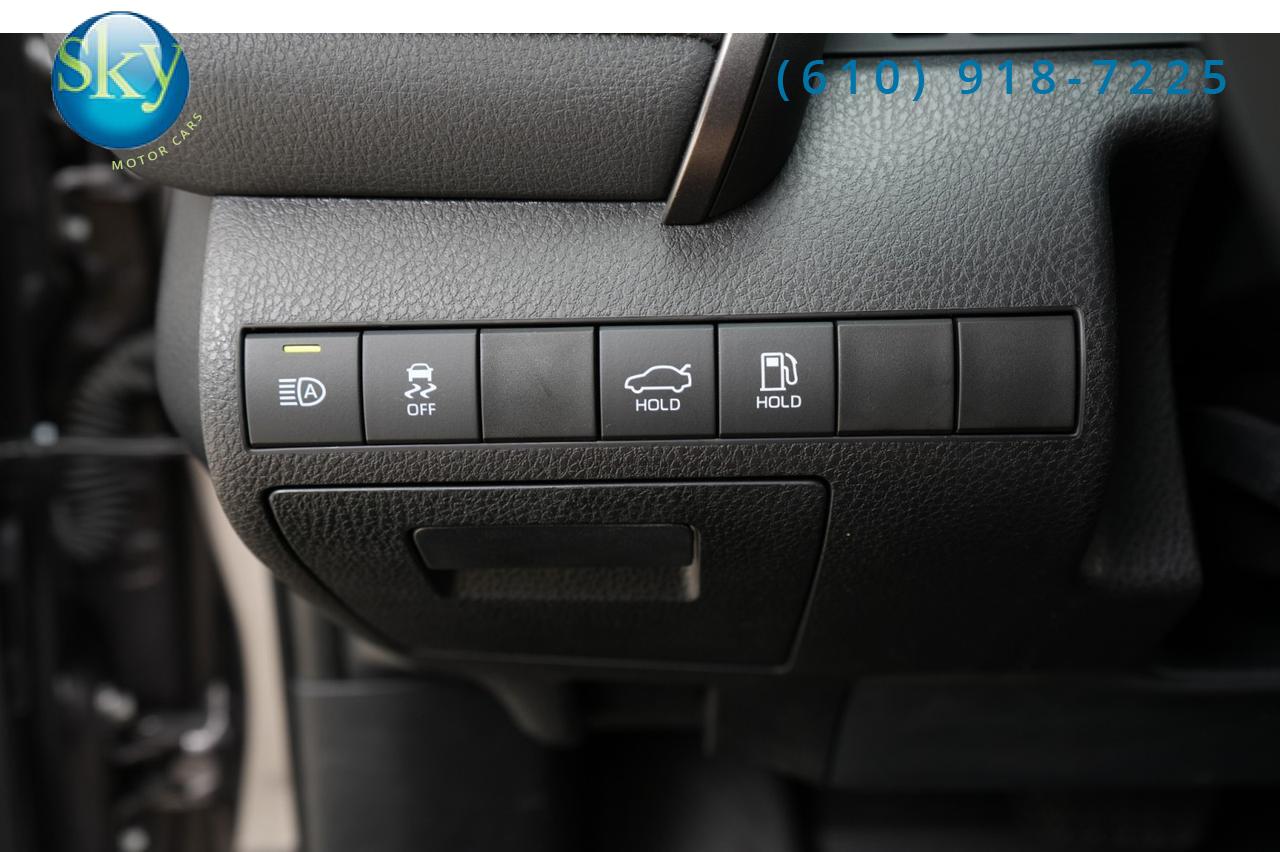 2022 Toyota Camry Hybrid XLE West Chester PA