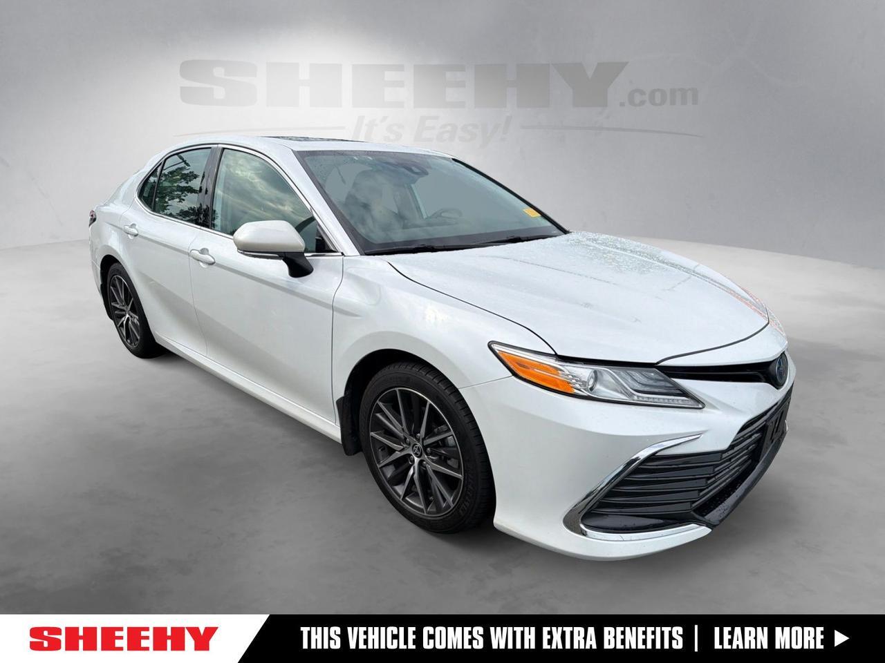 2022 Toyota Camry Hybrid XLE