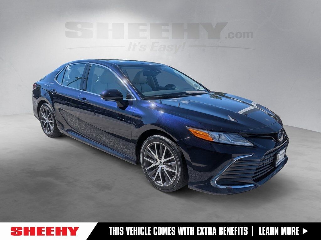 2022 Toyota Camry Hybrid XLE