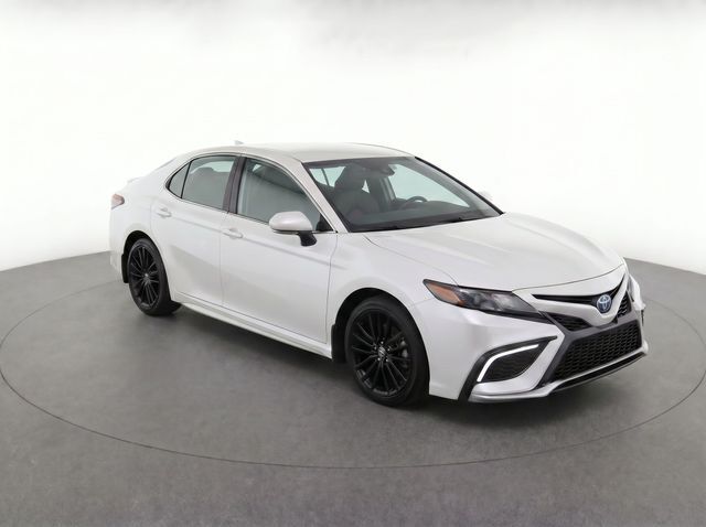2022 Toyota Camry Hybrid XSE