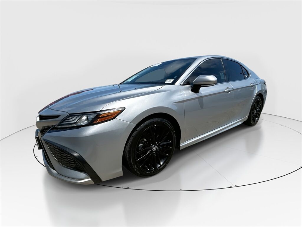 2022 Toyota Camry Hybrid XSE