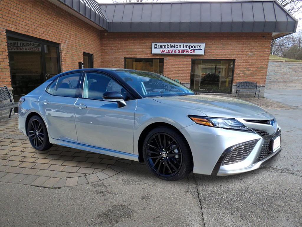 2022 Toyota Camry Hybrid XSE