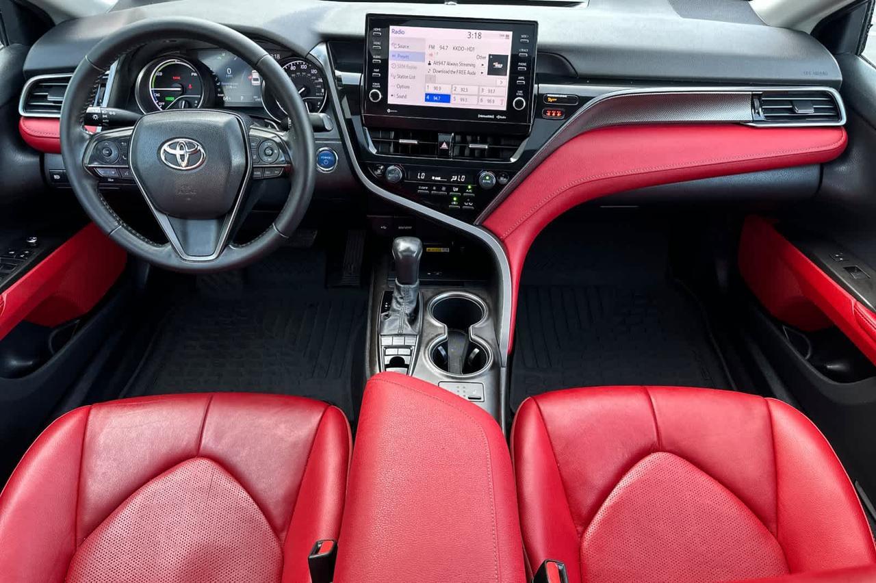 2022 Toyota Camry Hybrid XSE