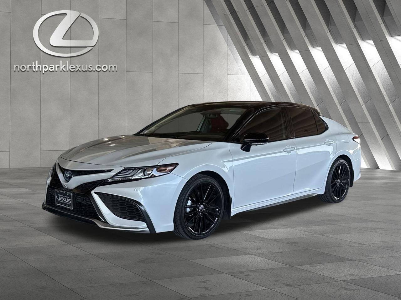 2022 Toyota Camry Hybrid XSE