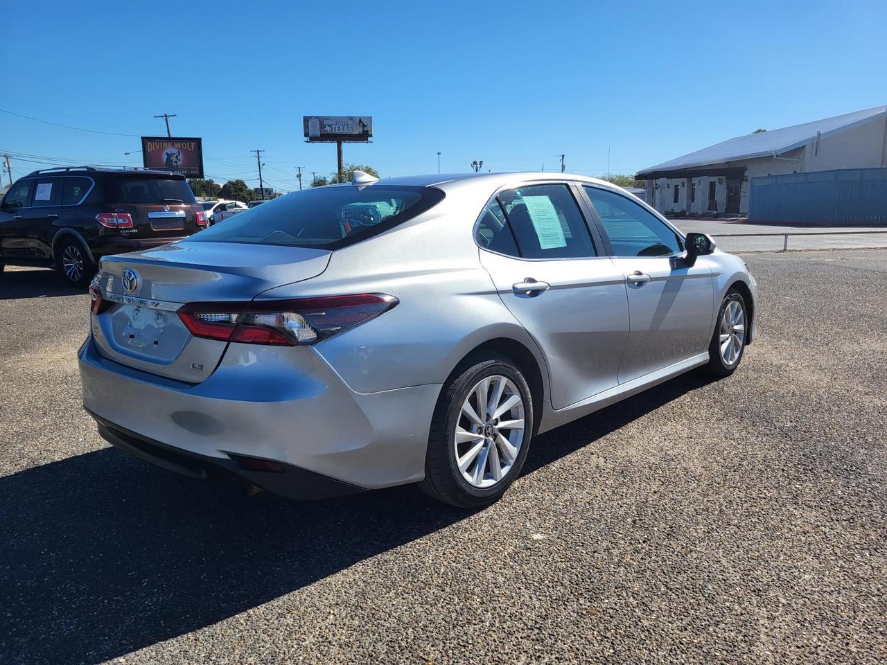 2022 Toyota Camry LE Auto (Natl)