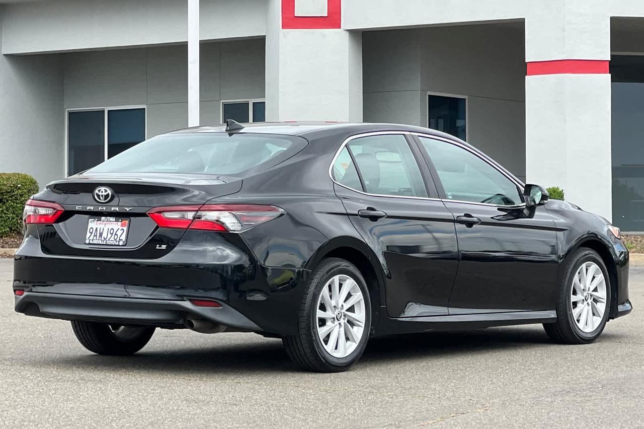 2022 Toyota Camry LE