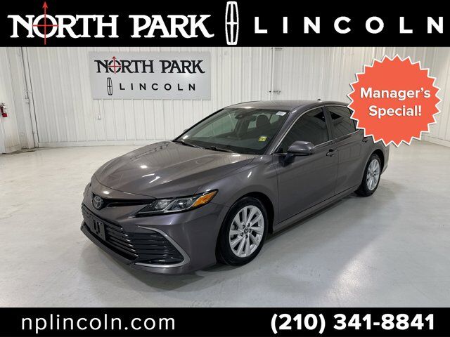 2022 Toyota Camry LE