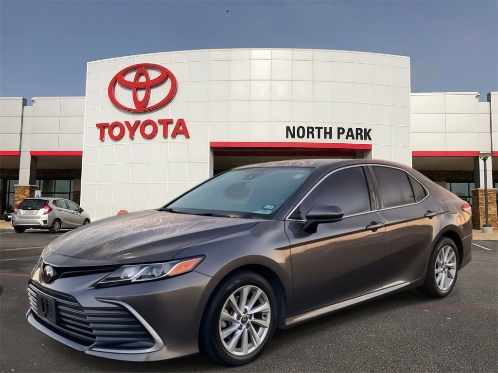 2022 Toyota Camry LE