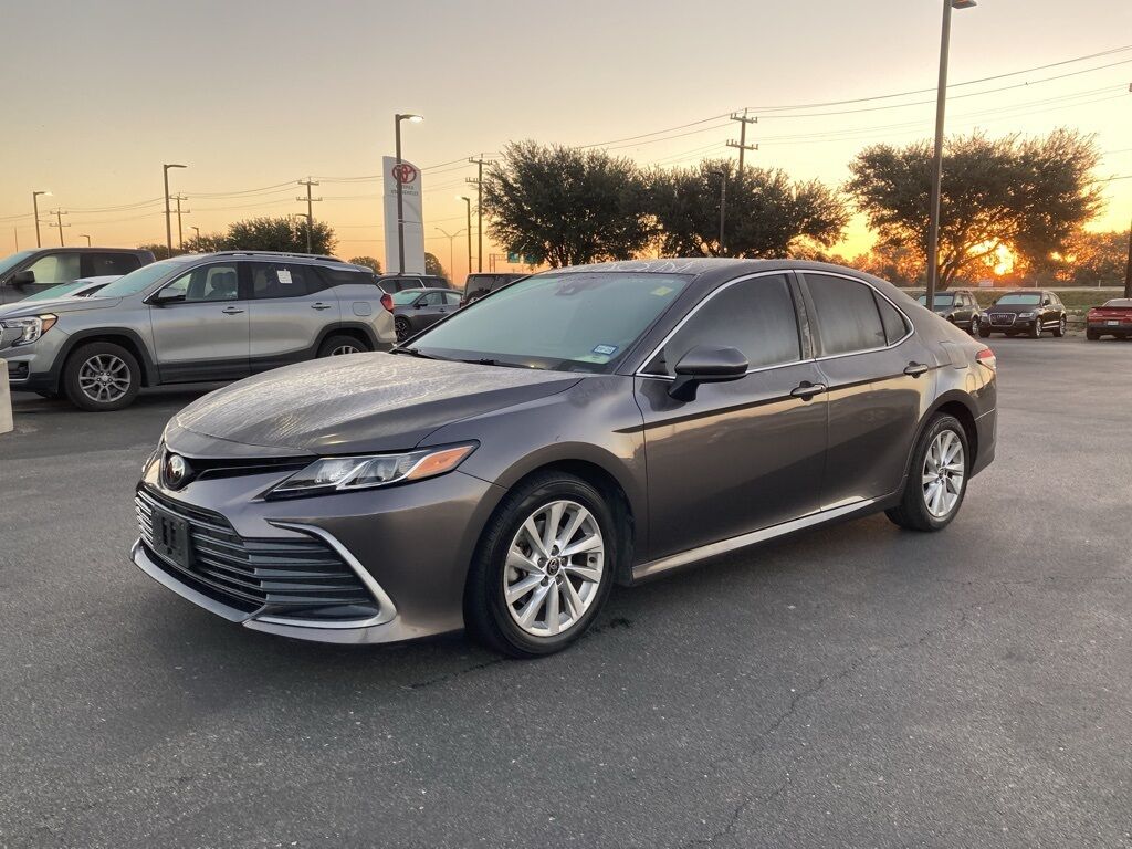 2022 Toyota Camry LE