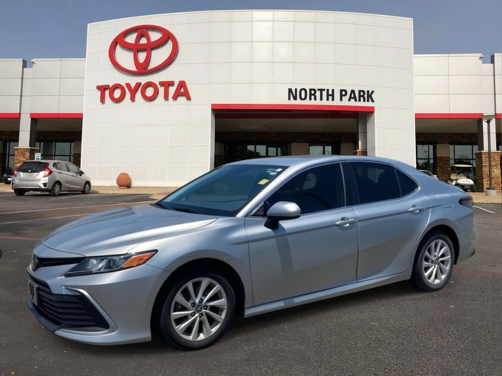 2022 Toyota Camry LE