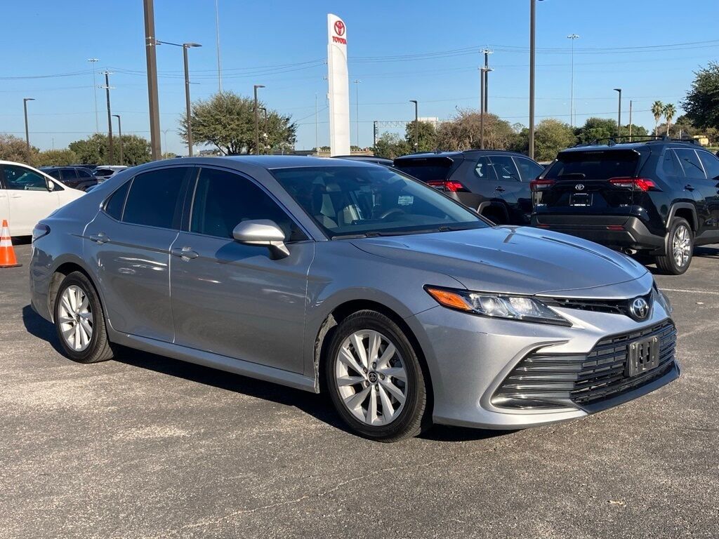 2022 Toyota Camry LE