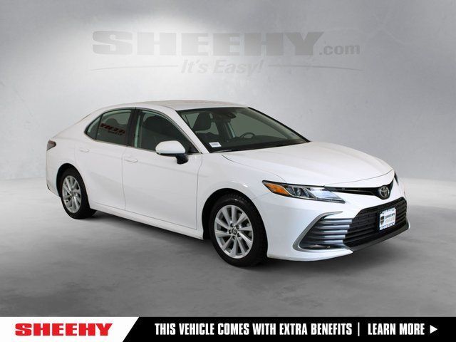 2022 Toyota Camry LE