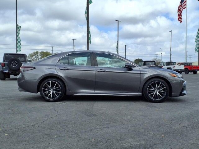 2022 Toyota Camry SE  TX