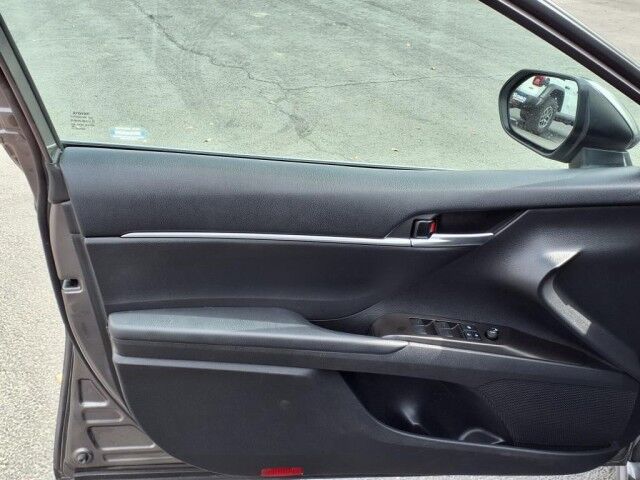 2022 Toyota Camry SE  TX